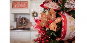 The Benefits of Decorating With Artificial Christmas Flowers